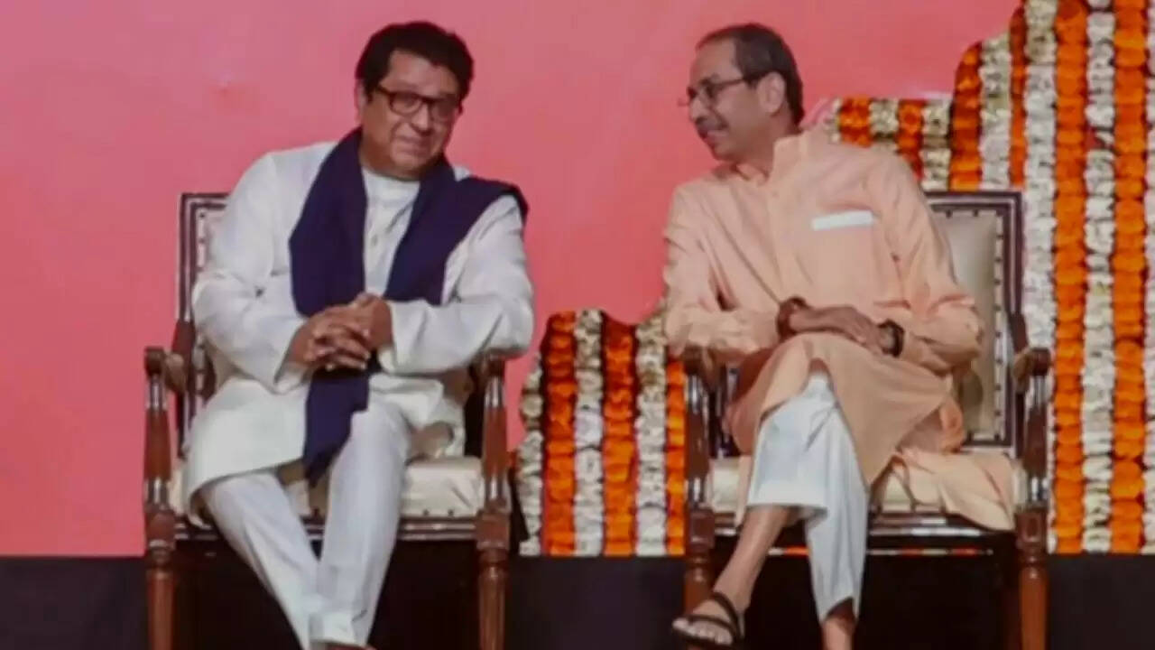 ठाकरे परिवार का एक मंच पर आना: महाराष्ट्र की राजनीति में नया मोड़