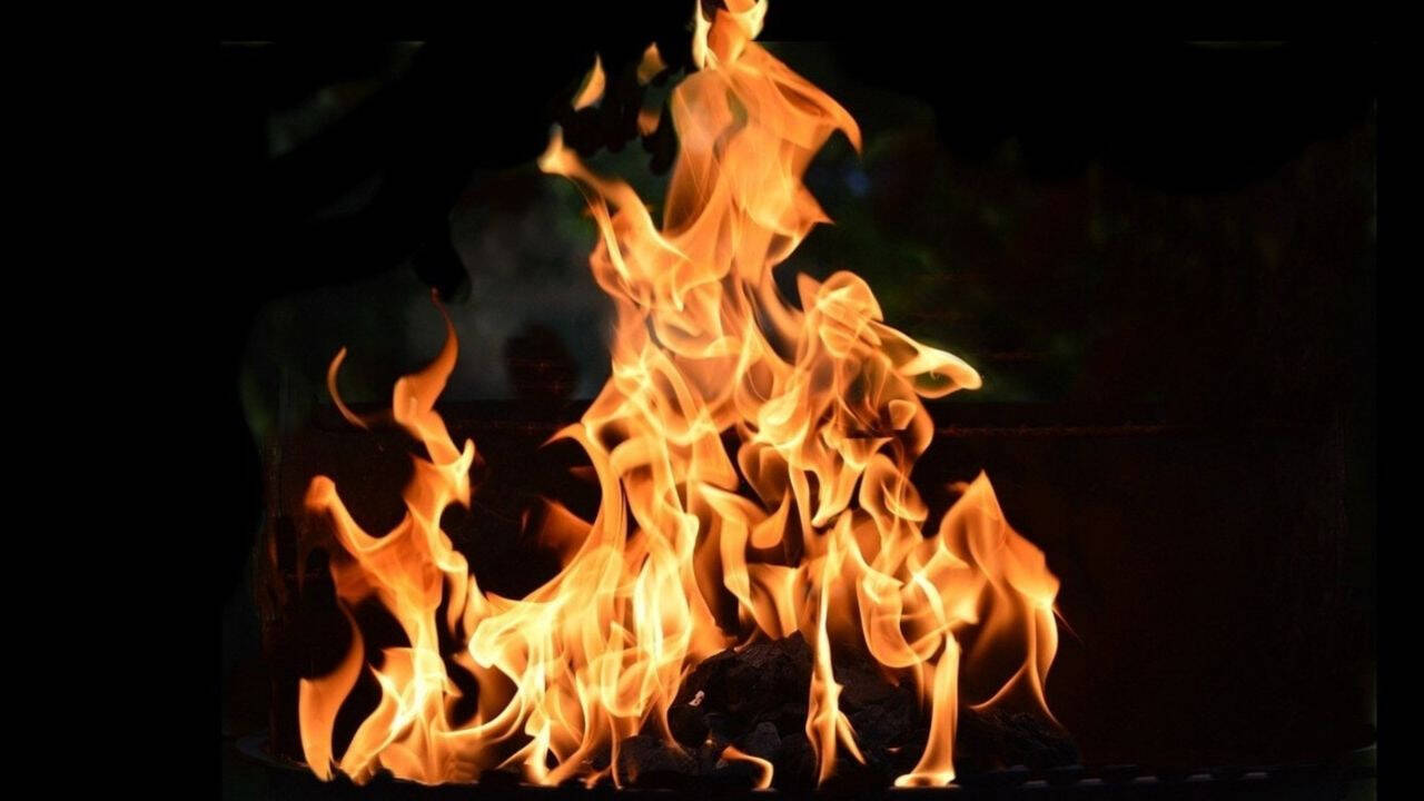 महाराष्ट्र में छेड़खानी के आरोपी ने पीड़िता के पति को जलाया, इलाके में तनाव