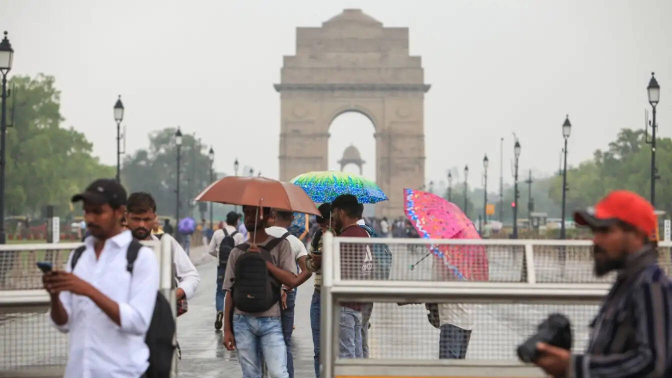 भारत में मौसम का हाल: बारिश, ओले और भूकंप की गतिविधियाँ