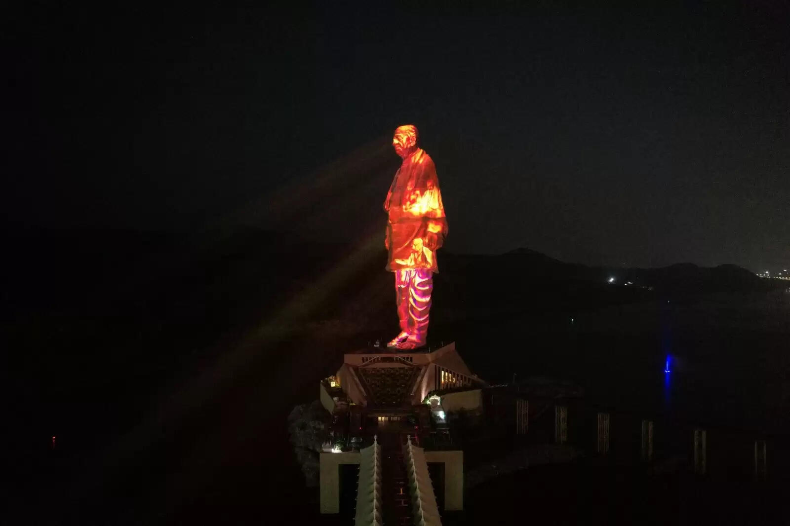 स्टैच्यू ऑफ यूनिटी परिसर में ‘भारत पर्व’ का प्रकाशमय उत्सव, एकता नगर जगमगा उठा प्रकाश के रंग से