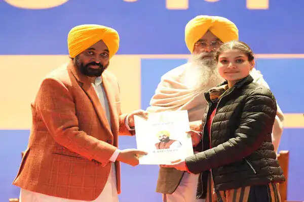 पंजाब सरकार ने पारदर्शिता से दी 65,000 सरकारी नौकरियां
