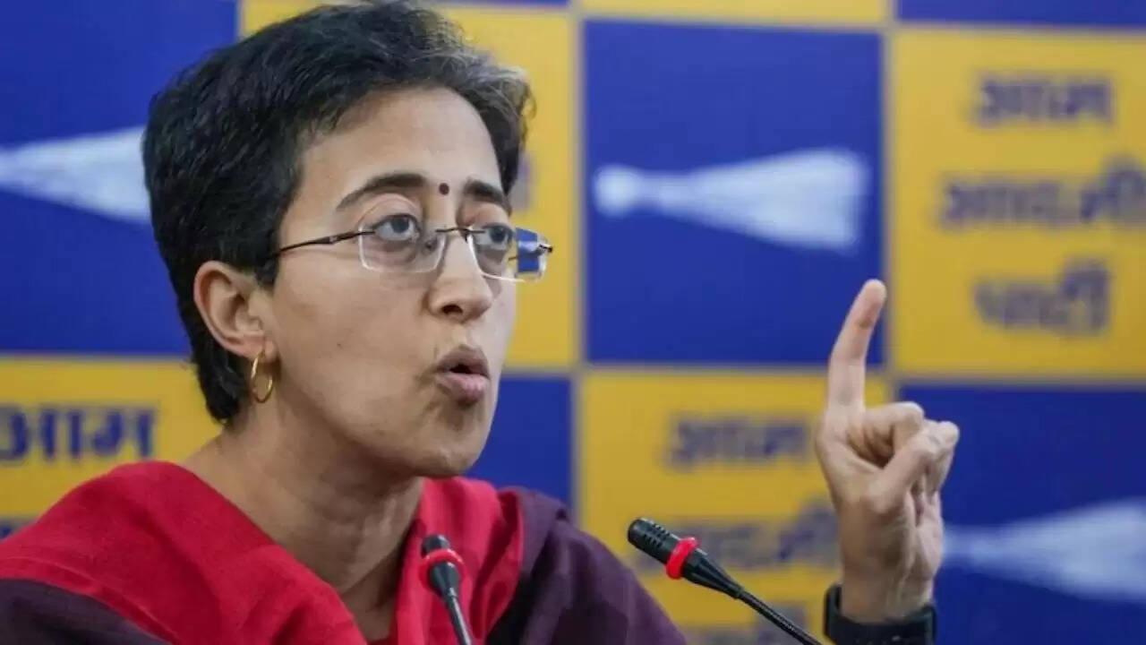 दिल्ली विधानसभा में गरमाया मानसून सत्र: विपक्ष की आवाज दबाने का आरोप