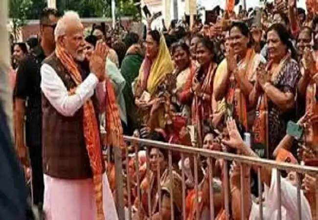 बिहार विस चुनाव : एनडीए और महागठबंधन के घोषणा पत्रों के केंद्र में आधी आबादी