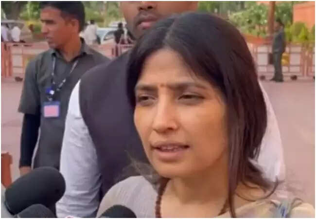 महिला आरक्षण बिल पर राजनीतिक बहस: डिंपल यादव और अखिलेश यादव के बयान