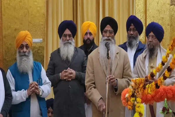 328 गायब स्वरुपों के मामले में एसआईटी को सहयोग देने का आश्वासन: धामी