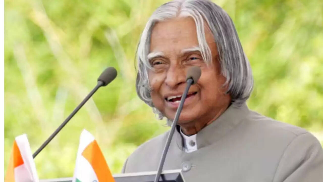 डॉ. एपीजे अब्दुल कलाम की पुण्यतिथि: प्रेरणादायक किस्से और उनकी सादगी