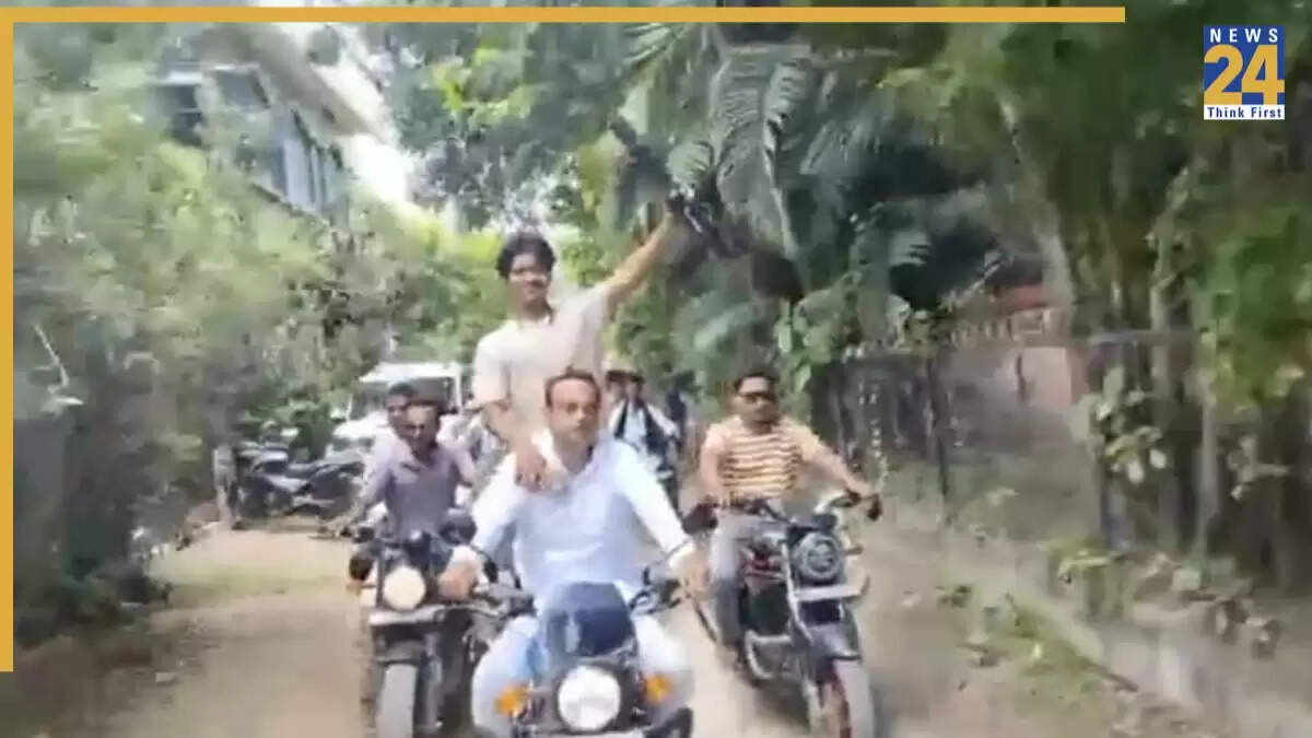 बिहार में बाइक रैली के दौरान युवक ने लहराया हथियार, पुलिस ने शुरू की जांच