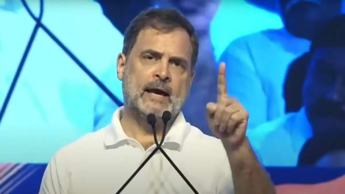 राहुल गांधी ने चुनाव आयोग और बीजेपी पर लगाया वोट चोरी का आरोप