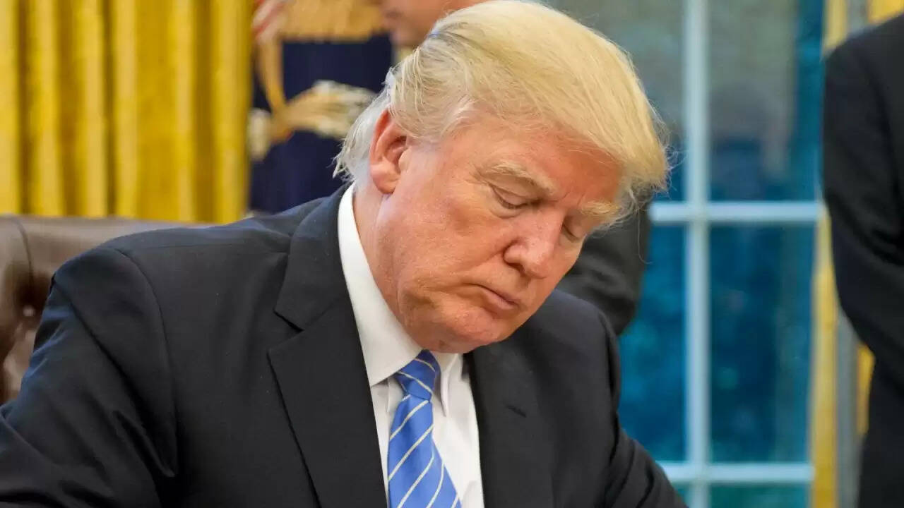 Donald Trump का टैरिफ: क्या यह अमेरिका की शक्ति या सिर्फ प्रचार है?