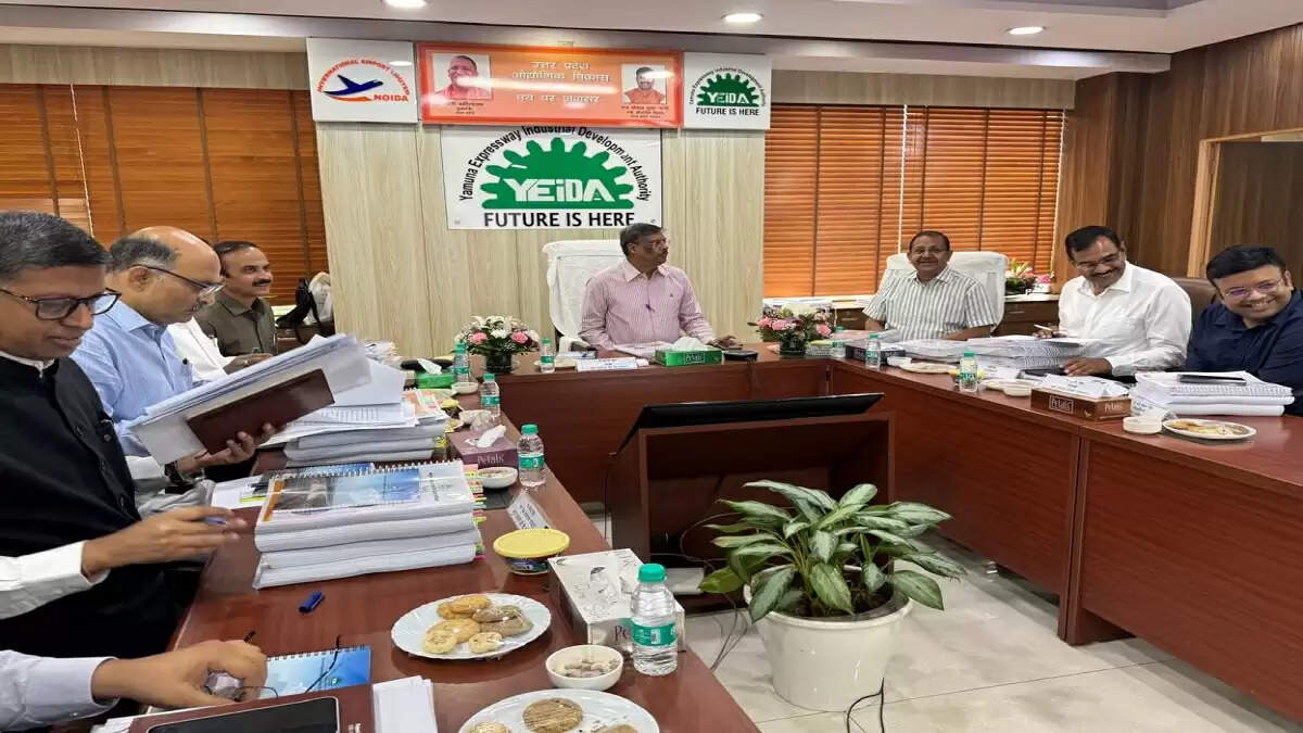 यमुना प्राधिकरण की बैठक में गरीब परिवारों के लिए सस्ते प्लॉट की योजना