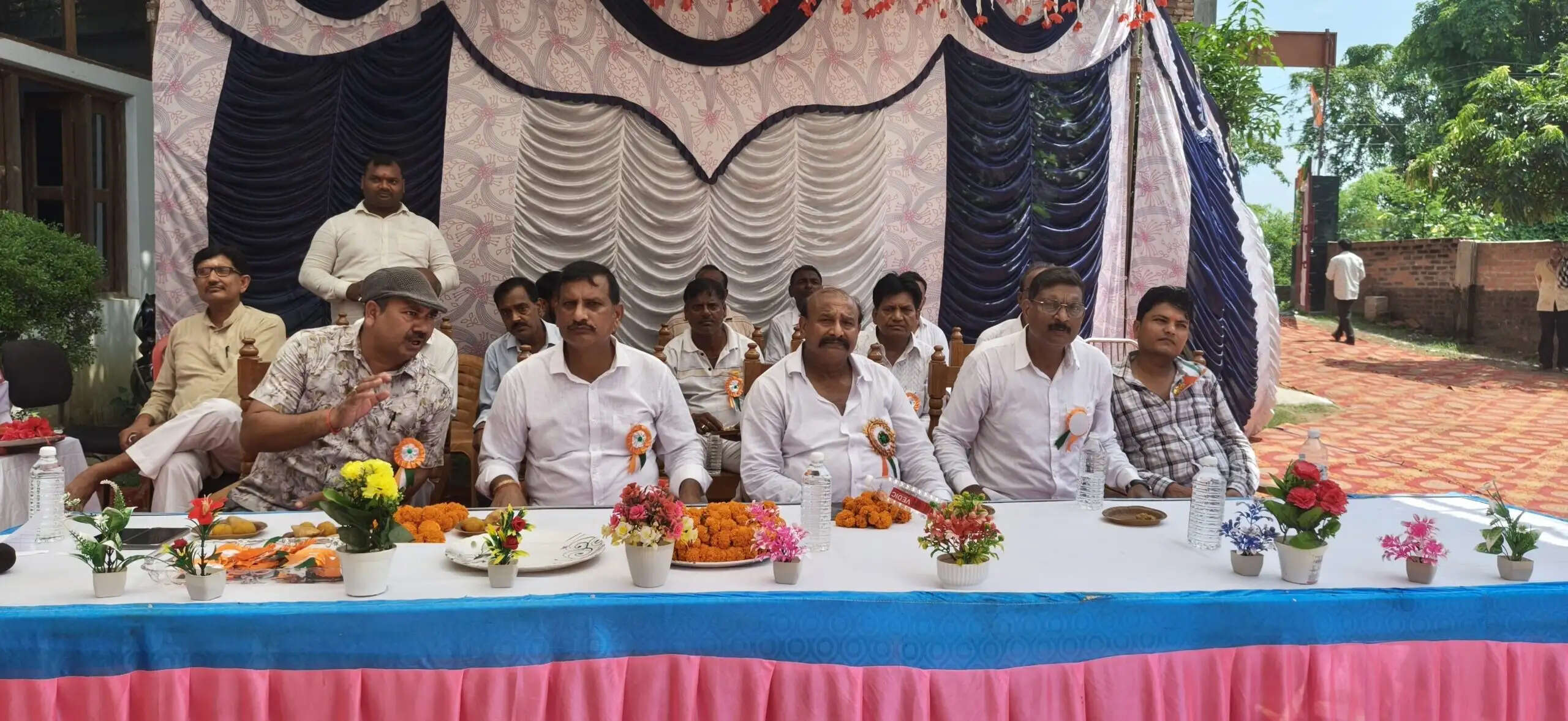 स्वतंत्रता दिवस पर नौतनवां में ध्वजारोहण समारोह