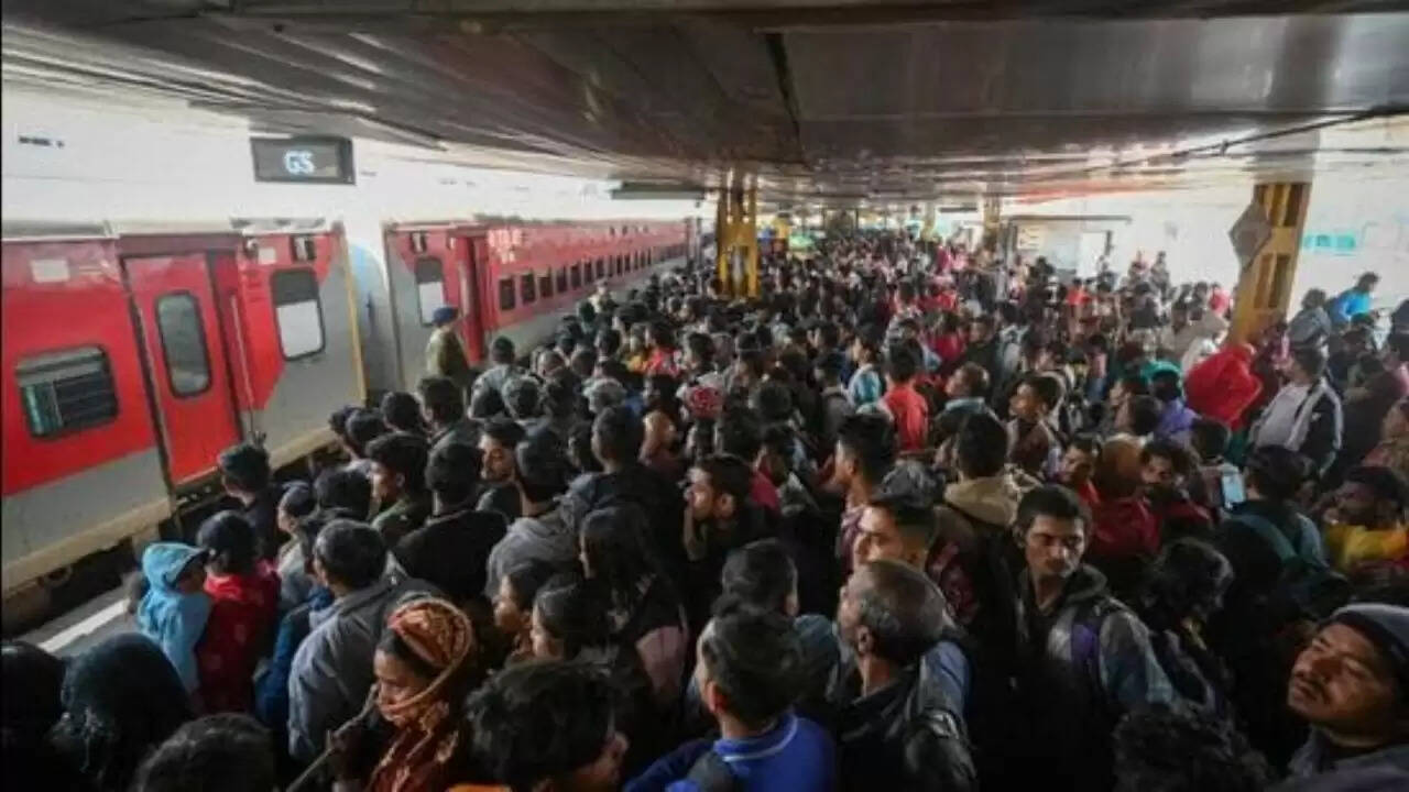 नई दिल्ली रेलवे स्टेशन पर भगदड़: जानें क्या थी असली वजह और रेलवे के नए सुरक्षा उपाय