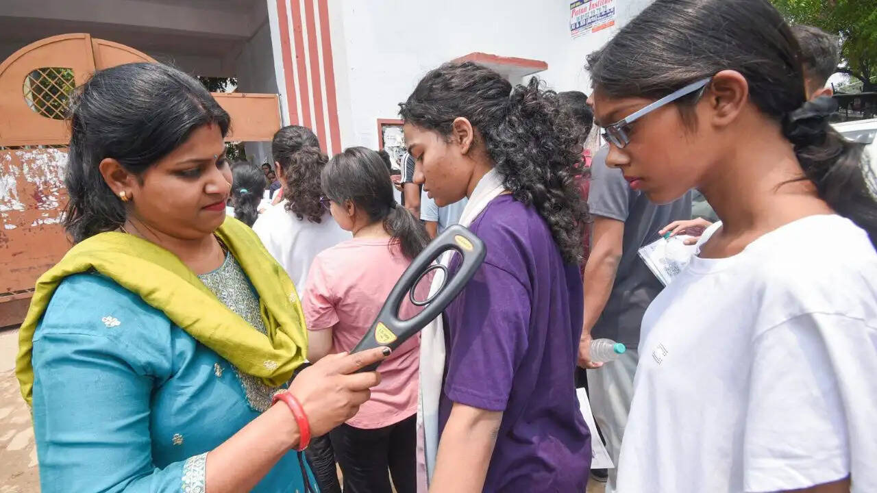 NEET UG 2026: एडमिट कार्ड जारी, परीक्षा के लिए महत्वपूर्ण निर्देश