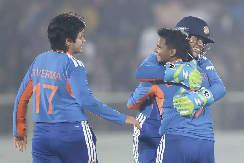 महिला टी20 रैंकिंग में दीप्ति शर्मा का दबदबा, शेफाली वर्मा की उन्नति