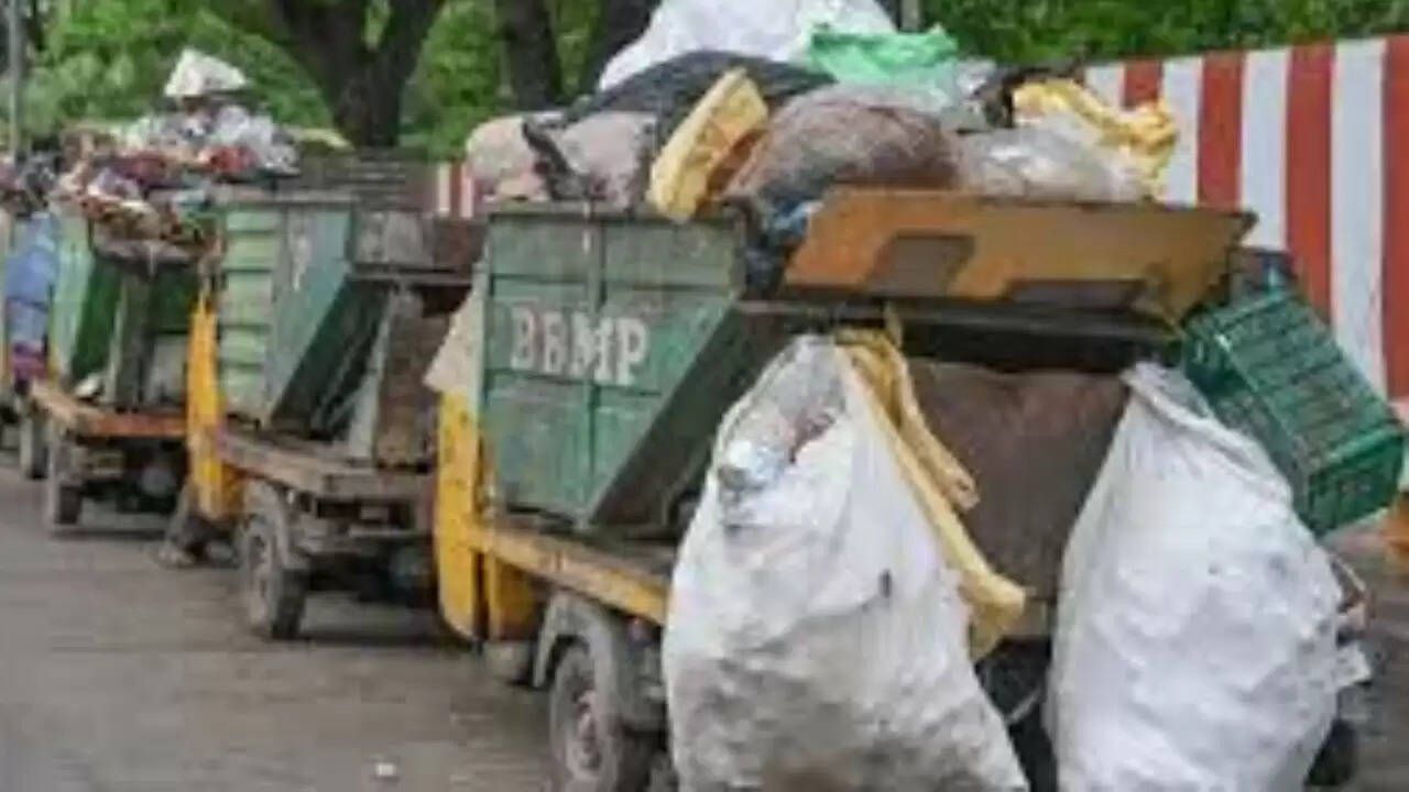बेंगलुरु में महिला का शव कचरे के ट्रक में मिला, हत्या की जांच जारी