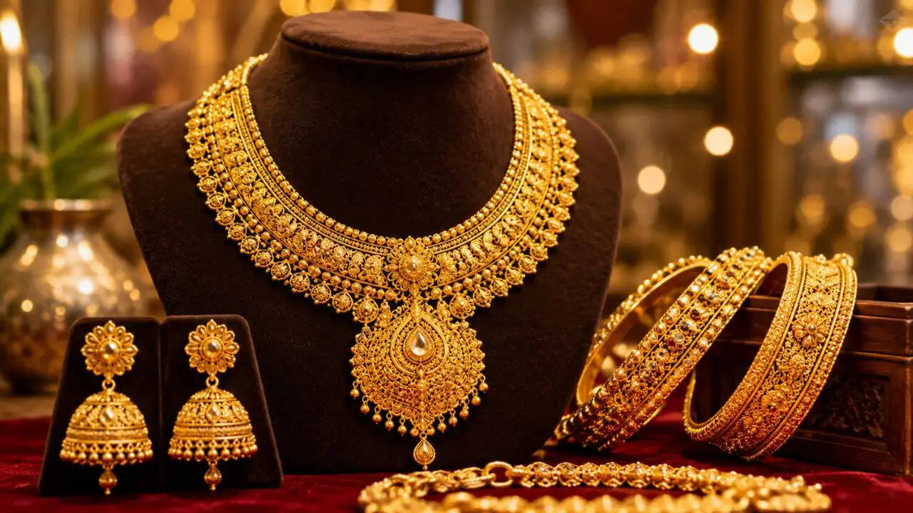 भारत में सोने और चांदी के दामों में गिरावट: जानें आज के रेट