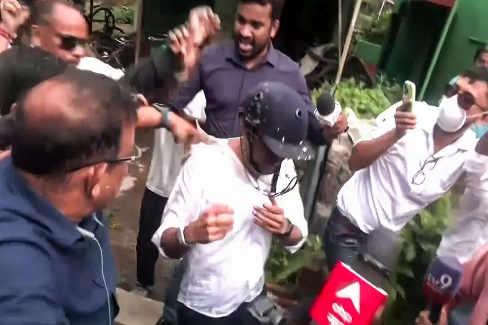अभिषेक बनर्जी को सोनारपुर में विरोध का सामना, भाजपा समर्थित गुंडों पर लगाया आरोप