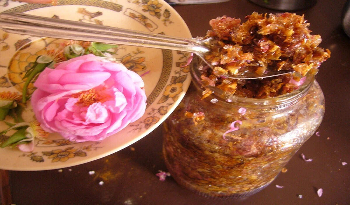 गुलकंद: एसिडिटी से राहत पाने का प्राकृतिक उपाय