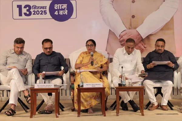 दिल्ली में सेवा पखवाड़ा: मुख्यमंत्री रेखा गुप्ता ने की नई योजनाओं की घोषणा