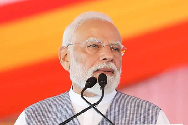 दीपावली पर पीएम मोदी का संदेश: स्वदेशी अपनाने की अपील