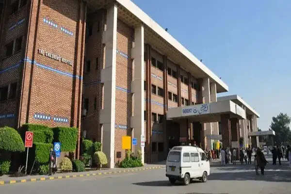 पाकिस्तान में अस्पताल की लापरवाही से 331 बच्चों में एचआईवी संक्रमण