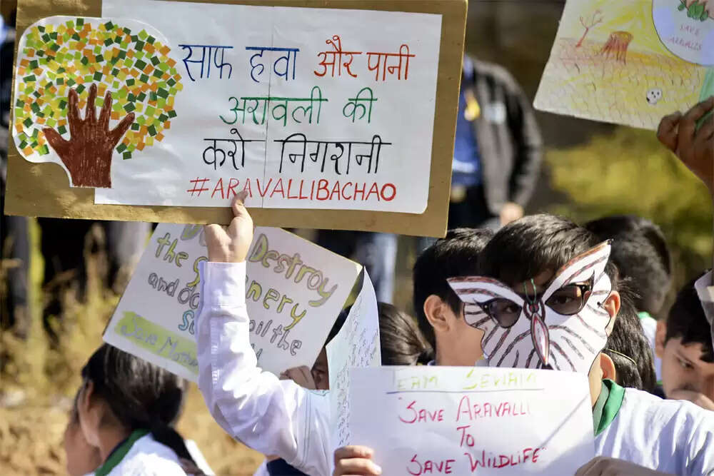 अरावली की नई परिभाषा: प्रदूषण के बीच विकास की चिंता