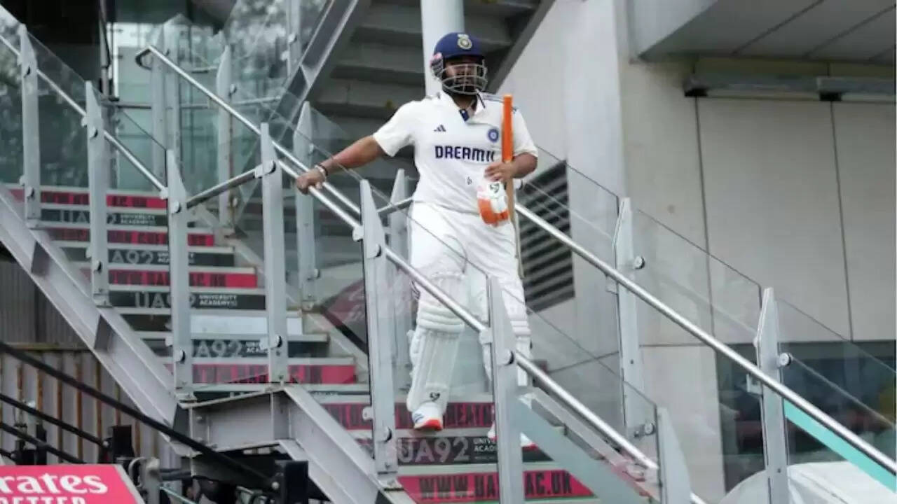ऋषभ पंत की प्रेरणादायक भावना: मैनचेस्टर टेस्ट में चोट के बावजूद टीम को प्रेरित किया