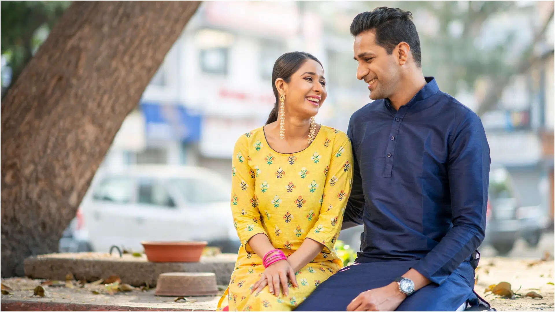 महिलाओं की भावनात्मक कमजोरियां: रिश्तों को मजबूत बनाने के 5 तरीके