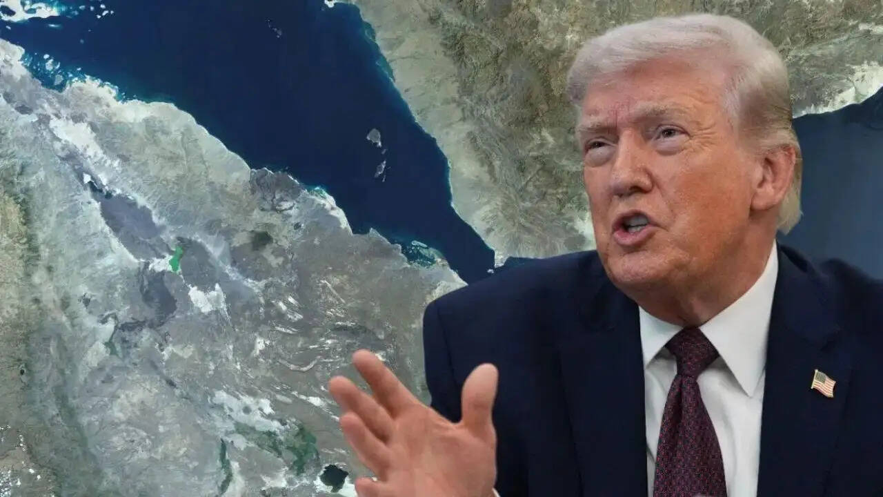 डोनाल्ड ट्रंप ने स्ट्रेट ऑफ होर्मुज का नाम बदलकर रखा 'स्ट्रेट ऑफ ट्रंप'
