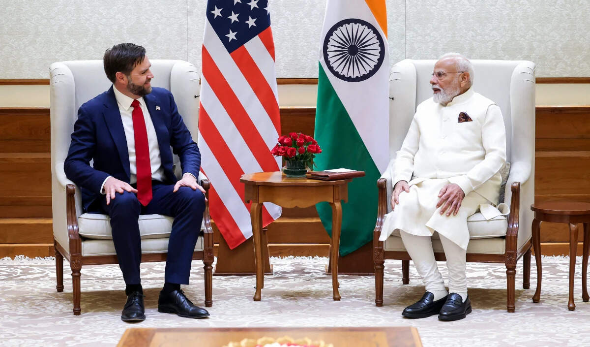 अमेरिकी उपराष्ट्रपति ने मोदी से तनाव कम करने के लिए की बातचीत