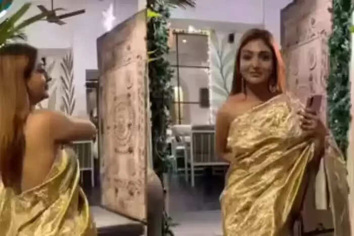 खुशी मुखर्जी के अनोखे फैशन लुक्स: देखिए उनकी सबसे बोल्ड तस्वीरें