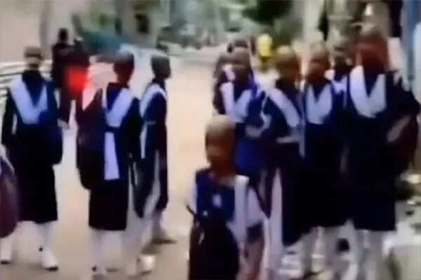 जोधपुर स्कूल का अनोखा समर्थन: कैंसर पीड़ित छात्रा के लिए सभी ने मुंडवाए सिर