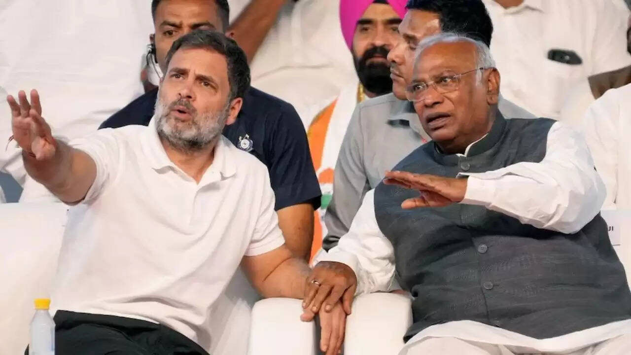 मध्य प्रदेश कांग्रेस में संगठनात्मक बदलाव से मचा हंगामा