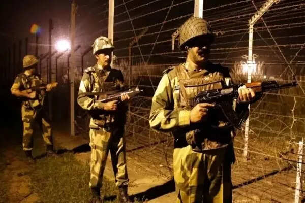 कश्मीर में पाकिस्तानी सेना का सीजफायर उल्लंघन, भारतीय सेना ने दिया मुंहतोड़ जवाब