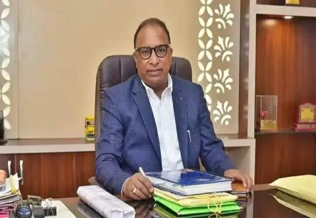 बीसीसीआई चुनावों में देवजीत सैकिया ने सचिव पद के लिए नामांकन भरा