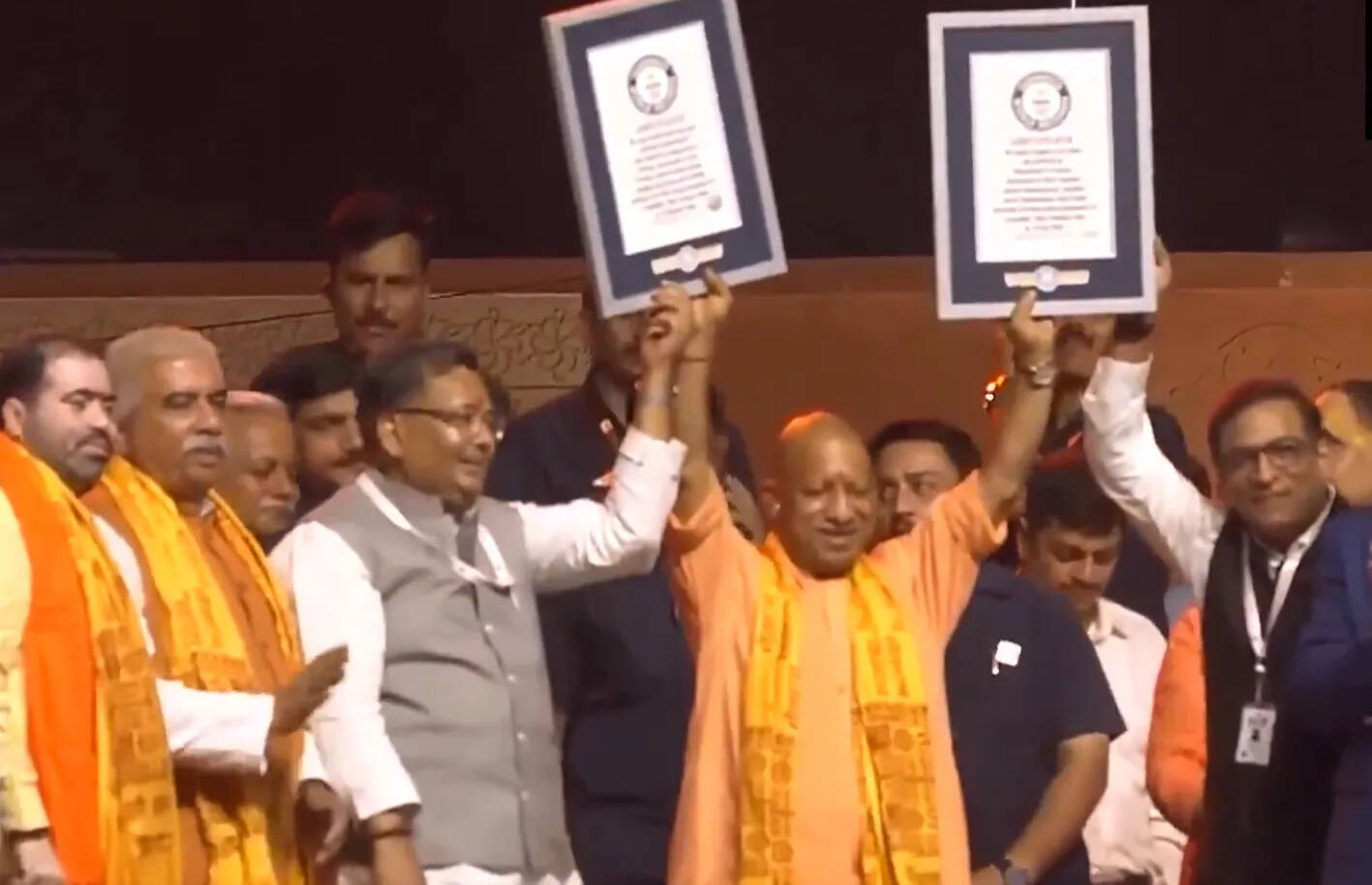 अयोध्या दीपोत्सव 2025: सीएम योगी ने गिनीज वर्ल्ड रिकॉर्ड्स का किया उद्घाटन