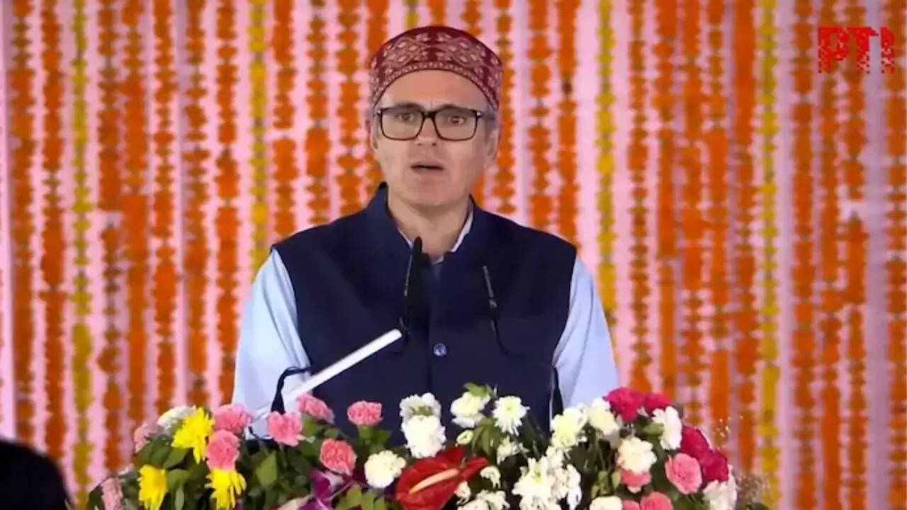 उमर अब्दुल्ला ने जम्मू-कश्मीर के राज्य दर्जे पर उठाई चिंताएं