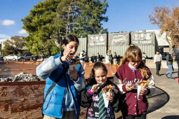 क्वींसलैंड में 16 साल से कम उम्र के बच्चों के लिए इलेक्ट्रिक डिवाइस पर प्रतिबंध