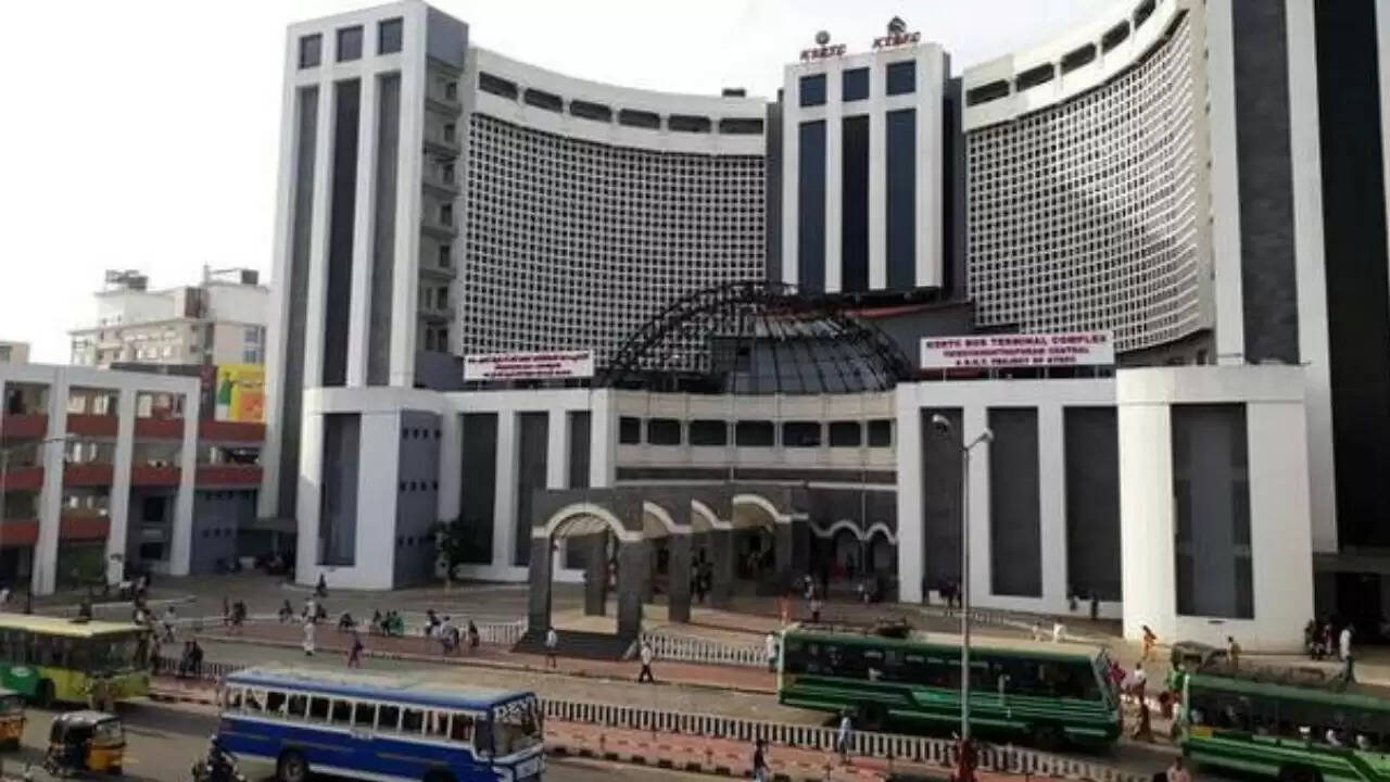 केरल में भ्रष्टाचार के खिलाफ बड़ा अभियान: 21 अधिकारियों पर कार्रवाई