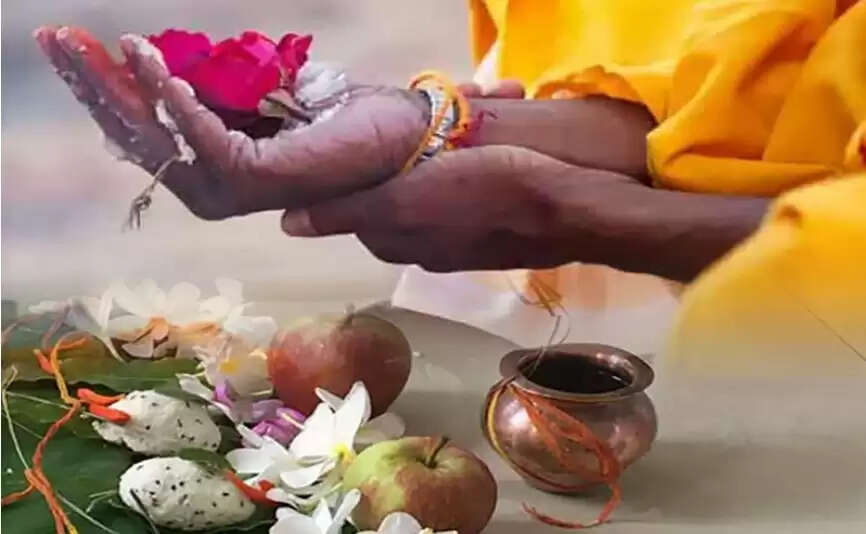 पितृ पक्ष 2025: पितरों के प्रति श्रद्धांजलि और आशीर्वाद का समय