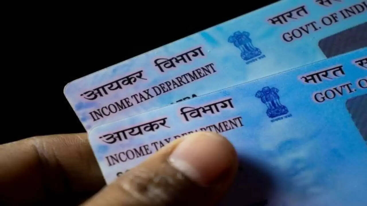 पैन कार्ड की दोहरी समस्या: जानें कैसे करें सरेंडर