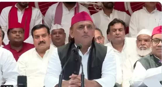 अखिलेश यादव ने भाजपा सरकार पर कसा तंज, बुलडोजर कार्रवाई पर उठाए सवाल