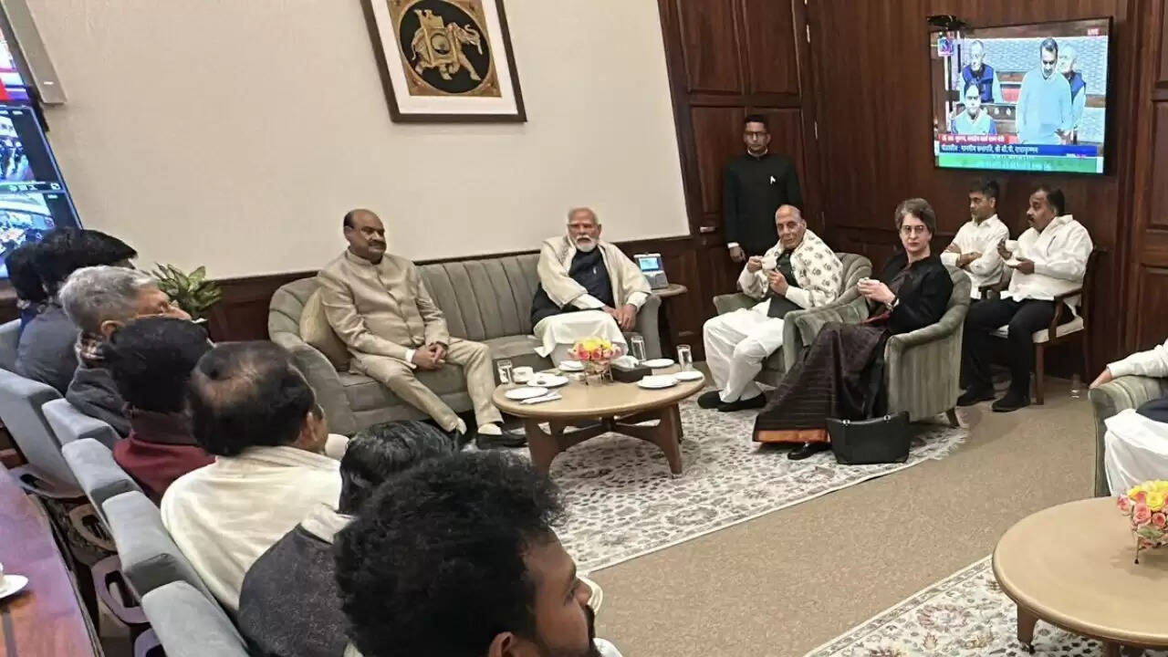 संसद का शीतकालीन सत्र 2025 समाप्त, ओम बिरला ने की सभी दलों के नेताओं के साथ बैठक