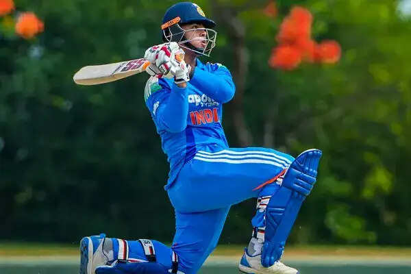 वैभव सूर्यवंशी का ऐतिहासिक प्रदर्शन: 11 गेंदों में अर्धशतक बनाकर तोड़ा विश्व रिकॉर्ड