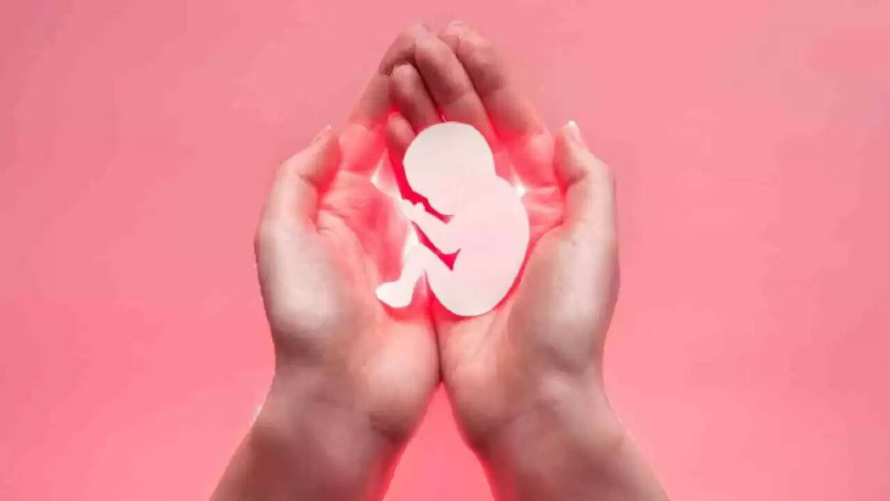 दिल्ली हाई कोर्ट ने गर्भपात के लिए मेडिकल बोर्ड गठित करने का दिया आदेश
