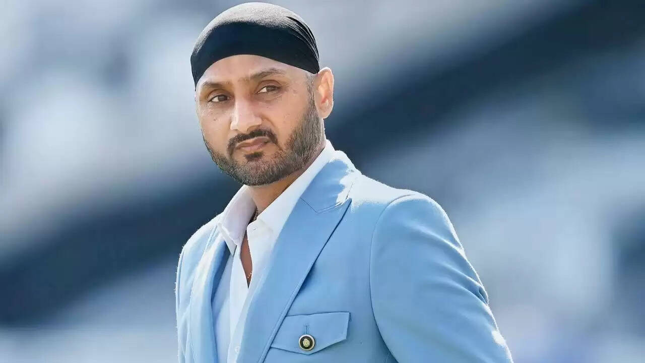 हरभजन सिंह ने एशिया कप 2025 में पाकिस्तान के खिलाफ खेलने पर उठाए सवाल