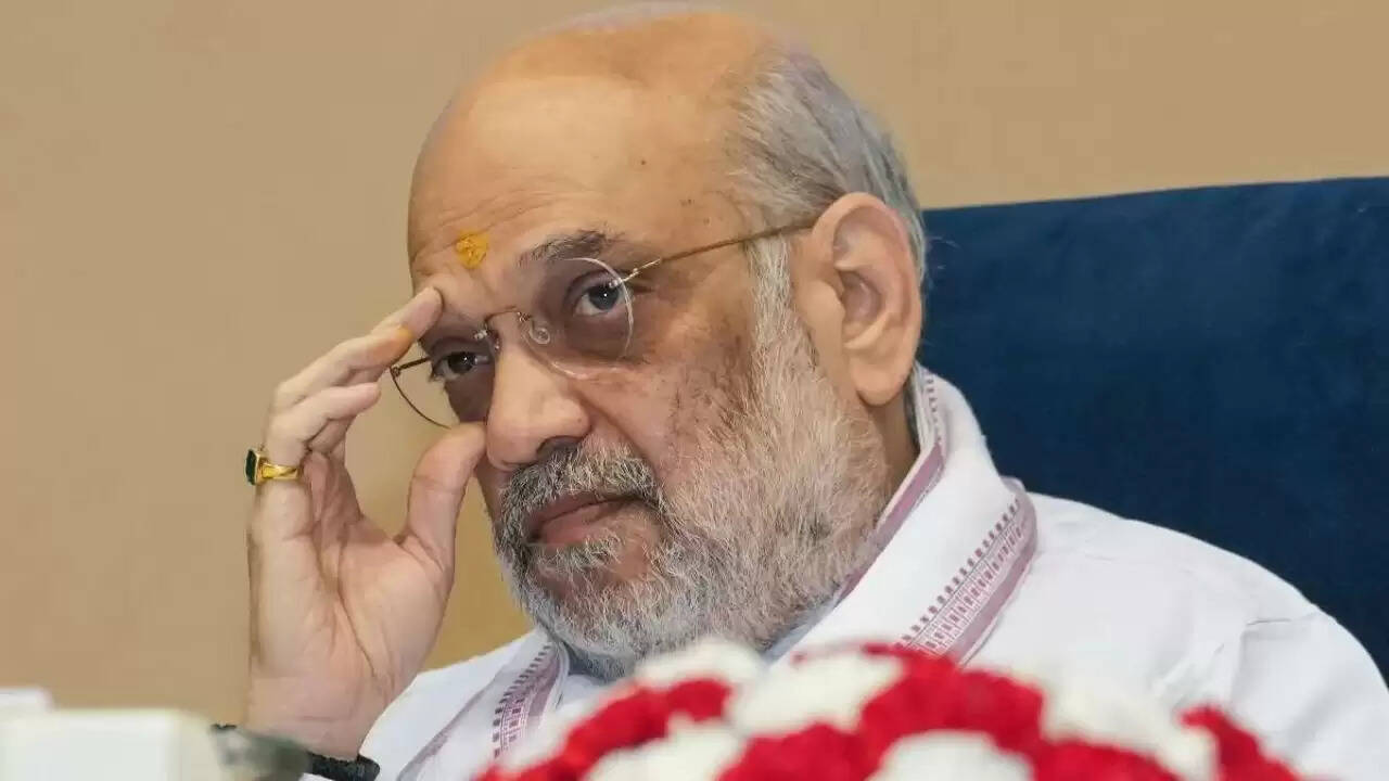 दिल्ली बम धमाके पर अमित शाह का सख्त बयान: अपराधियों को ढूंढ निकालेंगे