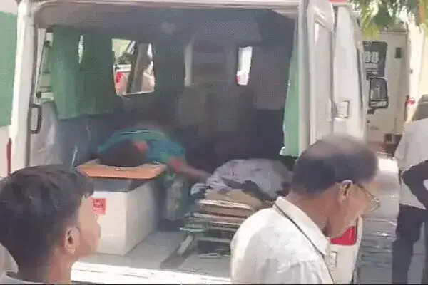 बदायूं में सड़क हादसे में 6 महिलाओं की जान गई, तेज रफ्तार ट्रैक्टर ने ई-रिक्शा को टक्कर मारी