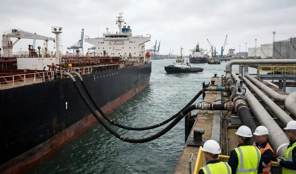 ईरान ने होर्मुज जलडमरूमध्य में समुद्री बारूदी सुरंगें बिछाई: रिपोर्ट