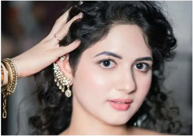 ग्लोइंग स्किन के लिए 9 घरेलू सामग्री से बना फेस पैक